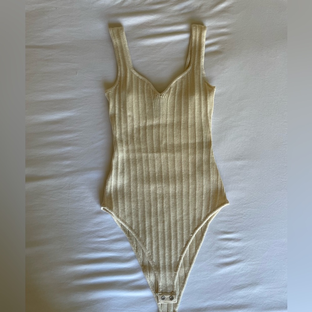 Forever21 Sweetheart Neckline Bodysuit